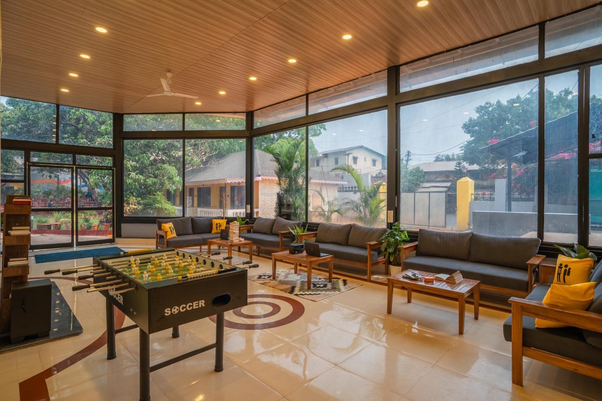 The Hosteller Lonavala, City Centre Buitenkant foto