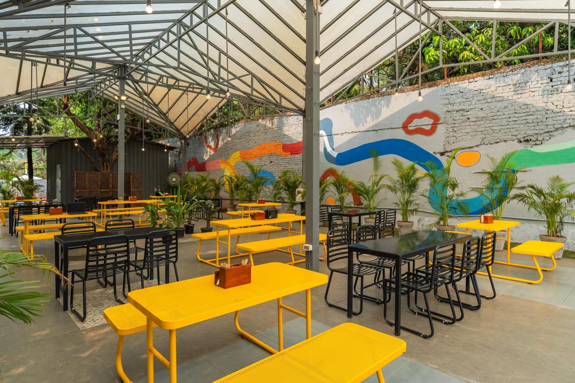 The Hosteller Lonavala, City Centre Buitenkant foto
