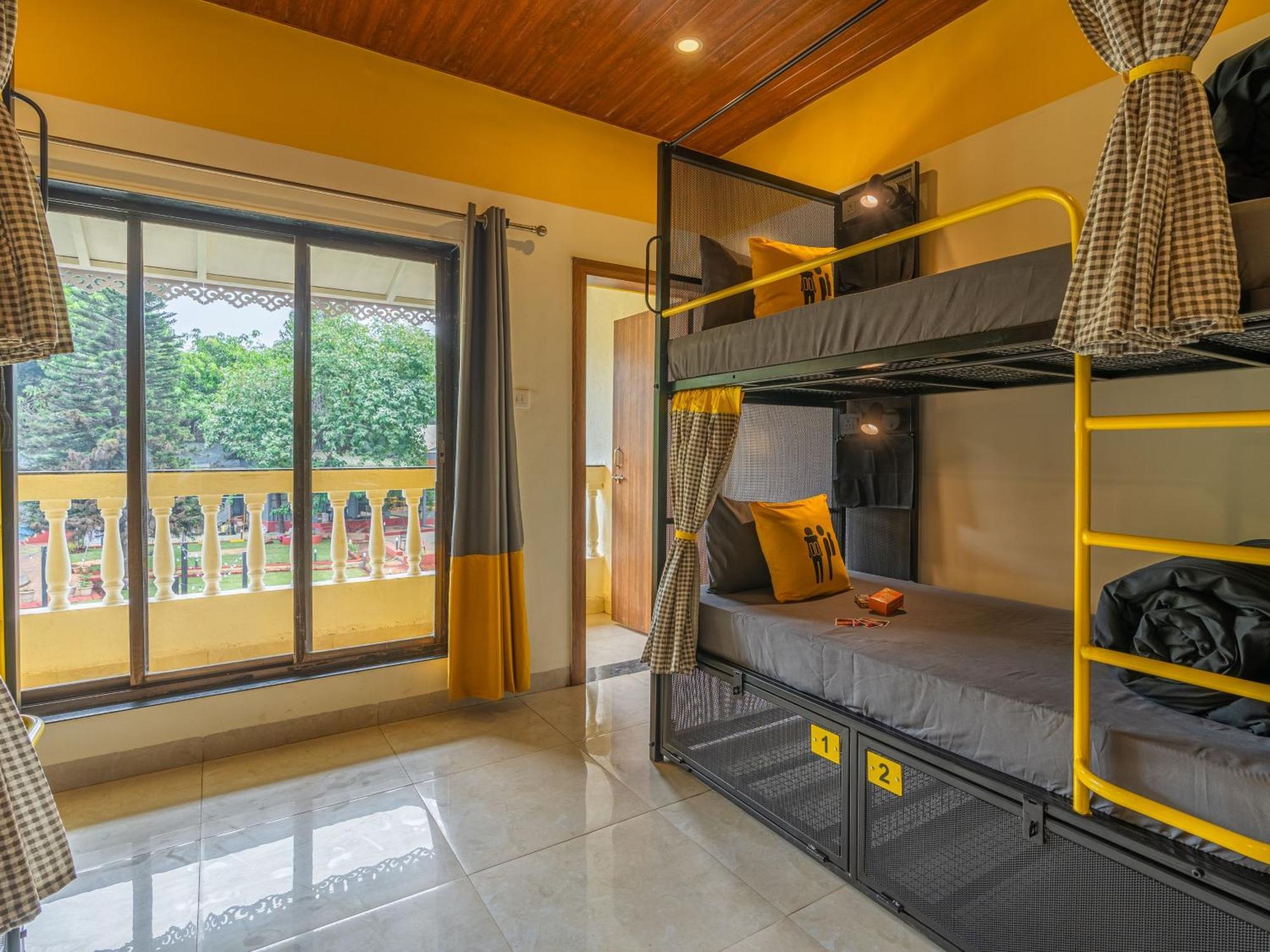 The Hosteller Lonavala, City Centre Buitenkant foto